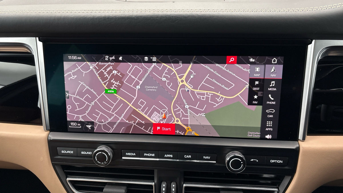 Porsche Macan Image 17