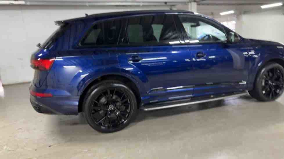 More views of Audi Q7
