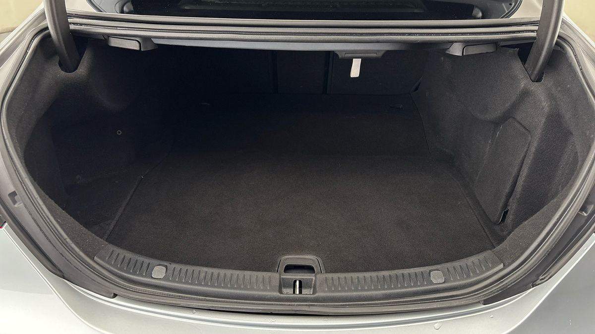 Mercedes-Benz E Class Image 11