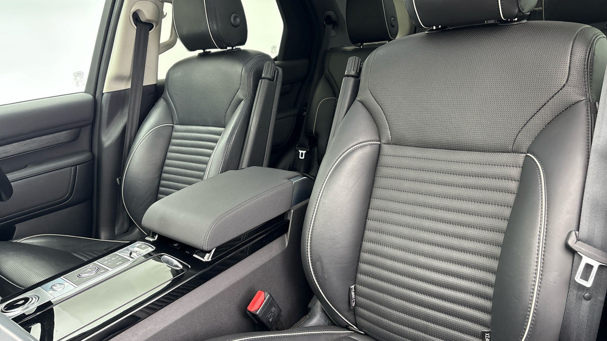 Land Rover Discovery Image 7