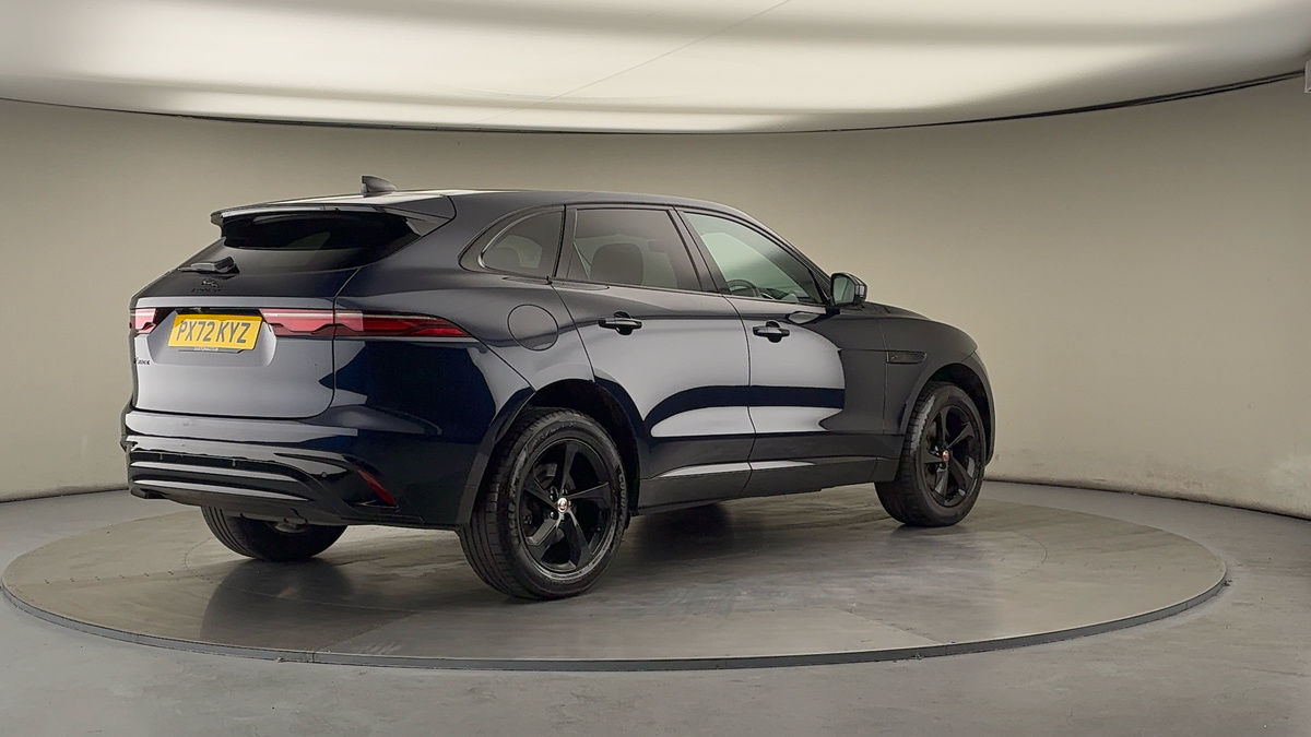 Jaguar F-PACE Image 21