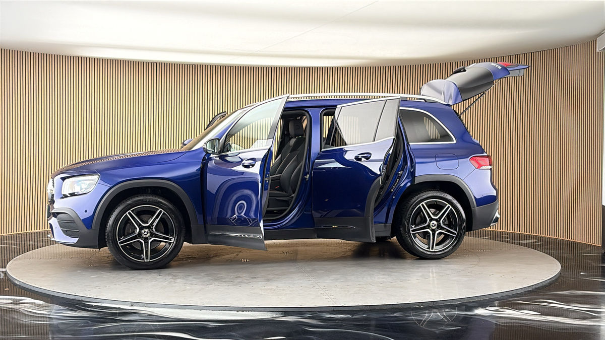 More views of Mercedes-Benz GLB