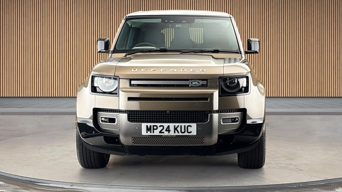 Land Rover Defender 110 Image 3