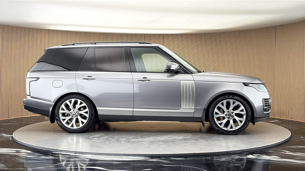 More views of Land Rover Range Rover