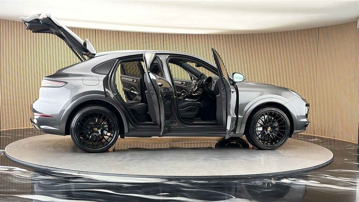 More views of Porsche Cayenne