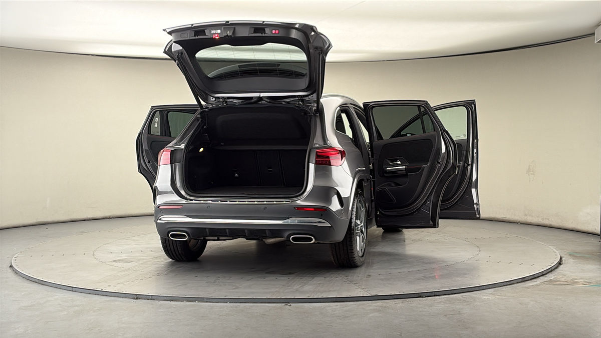 More views of Mercedes-Benz GLA