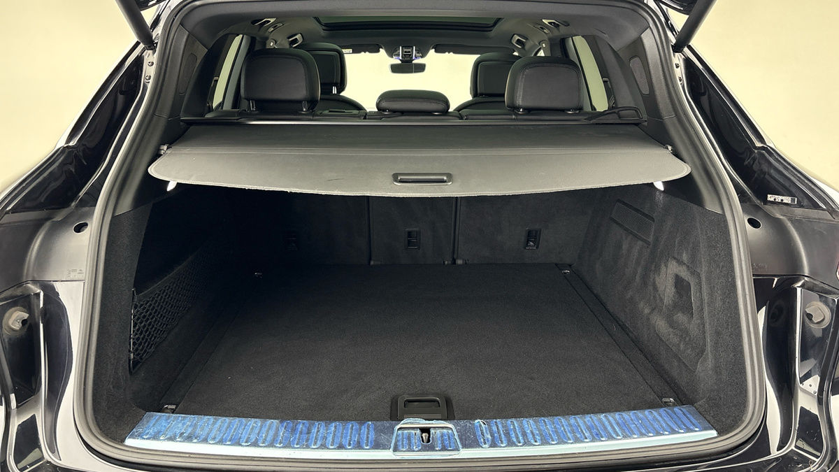 Porsche Cayenne Image 11