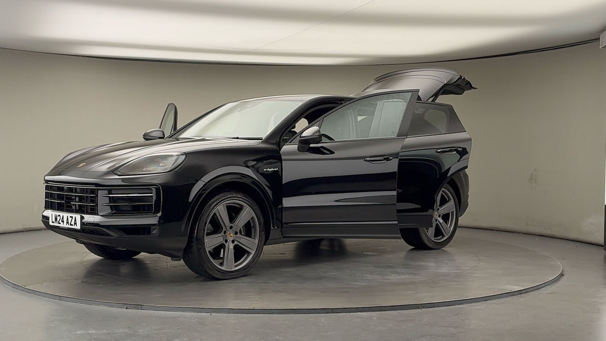 Porsche Cayenne Image 22