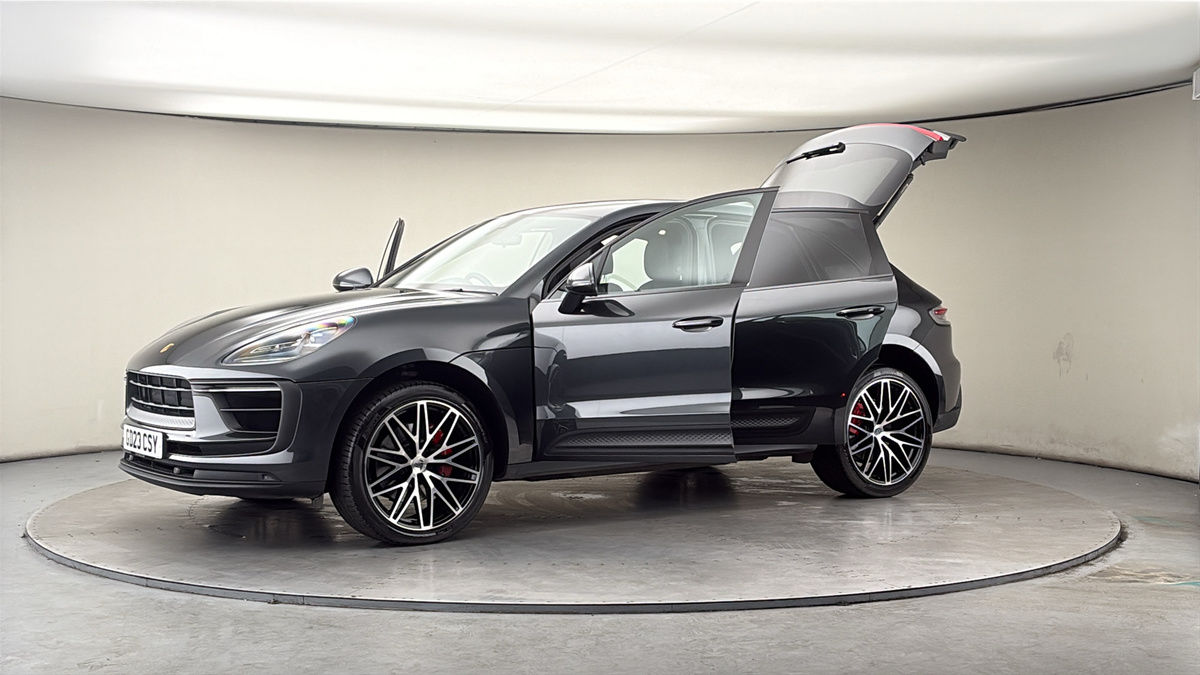 More views of Porsche Macan