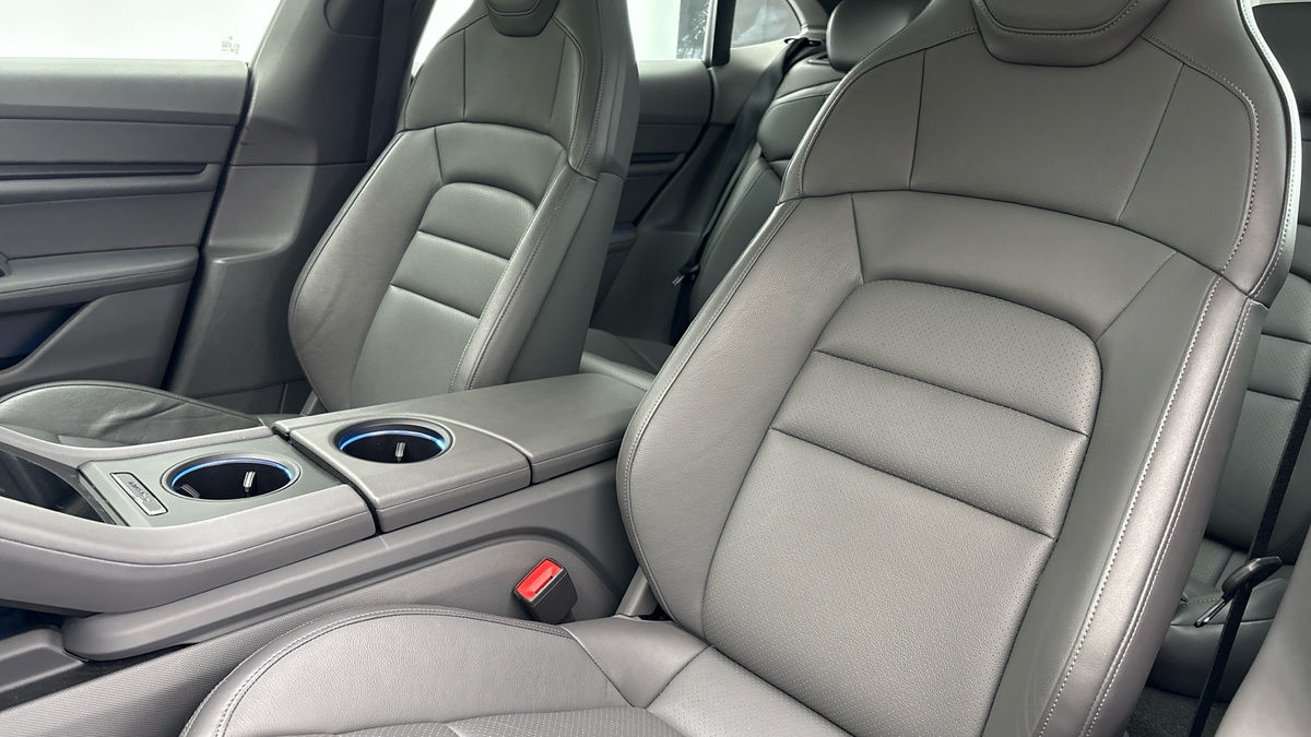 Porsche Taycan Image 7