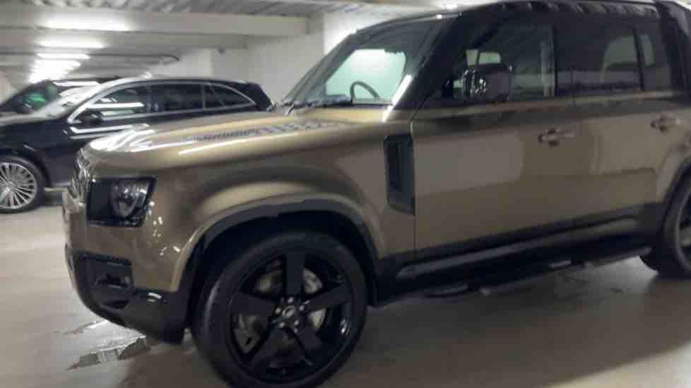 More views of Land Rover Defender 110