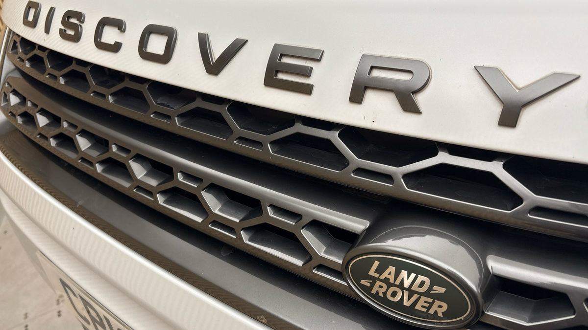 Land Rover Discovery Sport Image 24