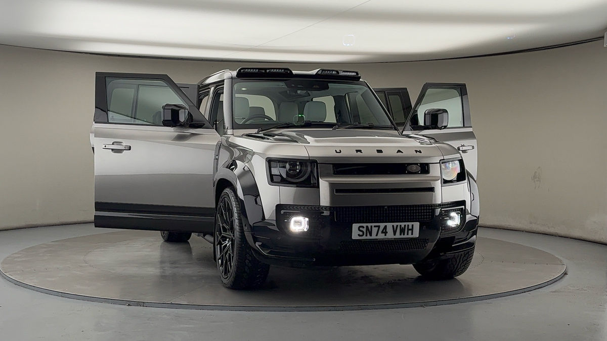 More views of Land Rover Defender 110