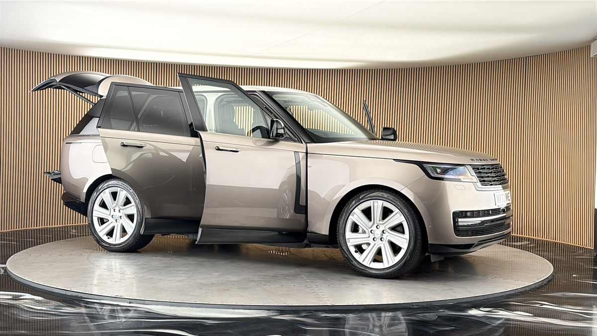 More views of Land Rover Range Rover
