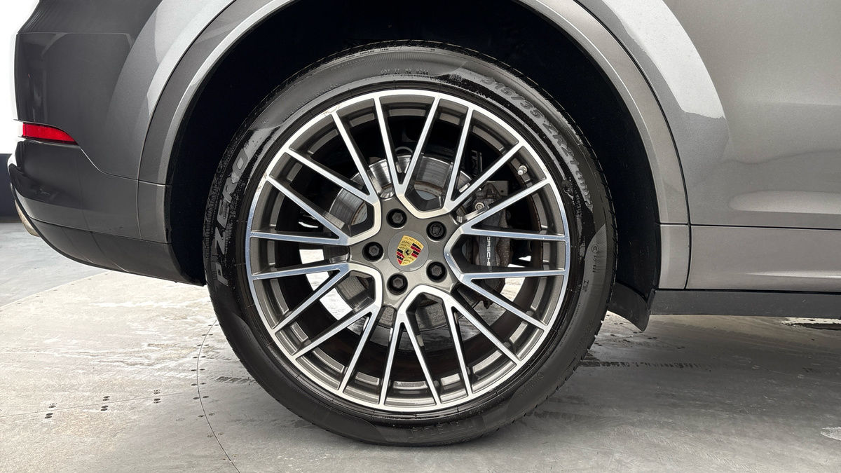 Porsche Cayenne Image 10