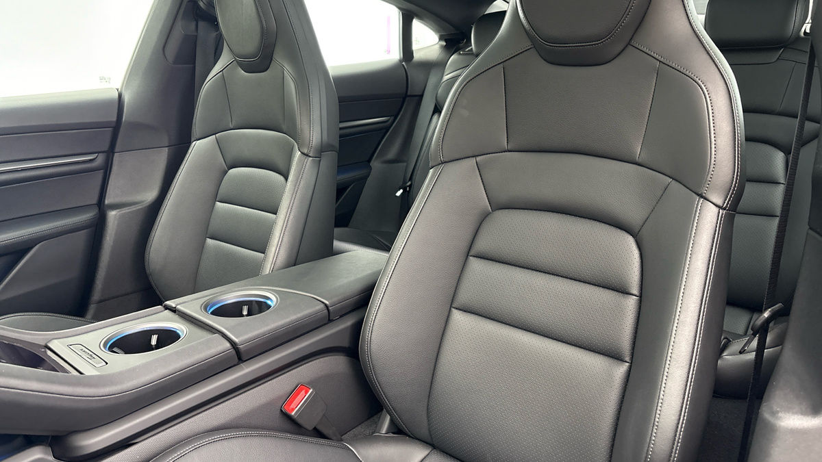 Porsche Taycan Image 7