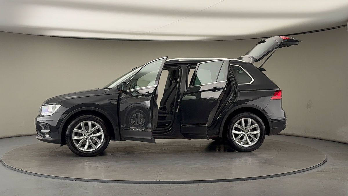 More views of Volkswagen Tiguan