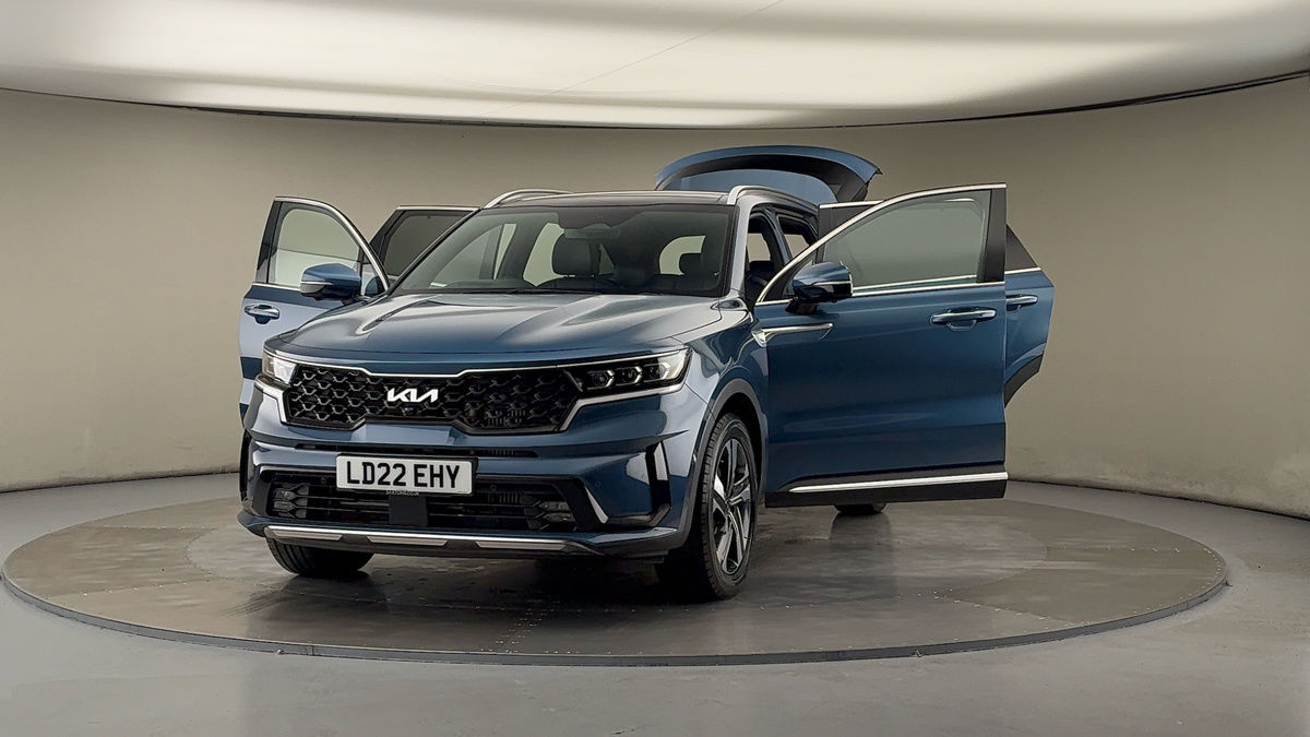 More views of Kia Sorento