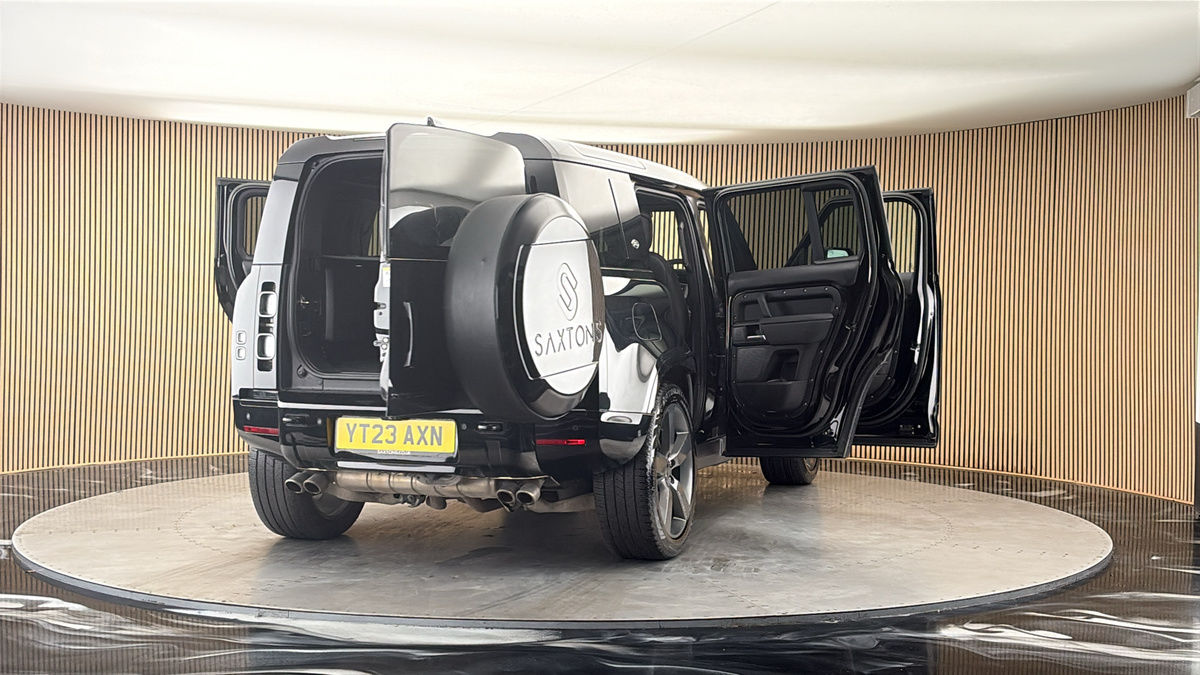 More views of Land Rover Defender 110