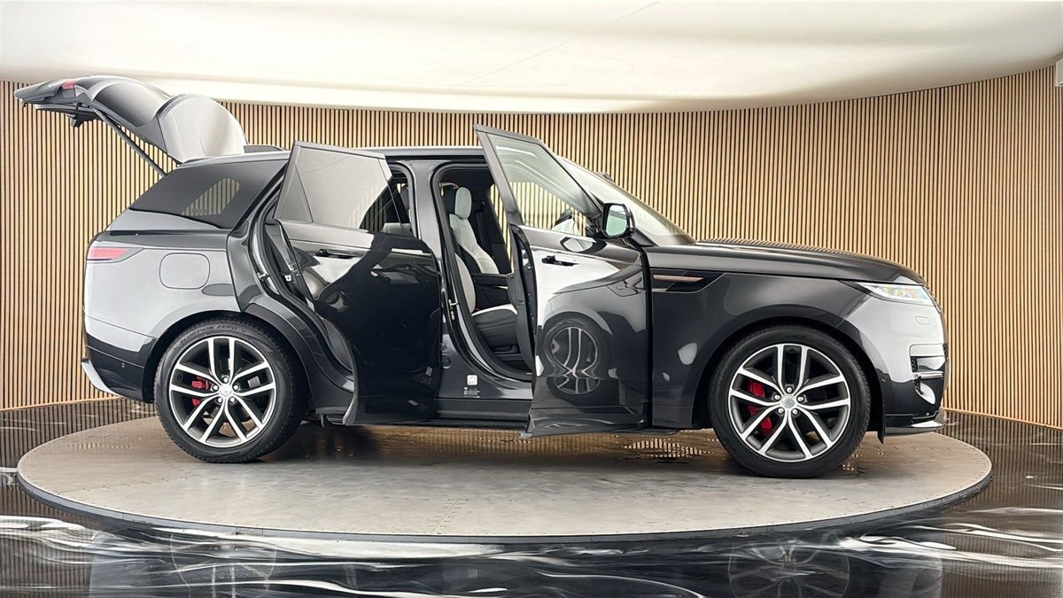 More views of Land Rover Range Rover Sport