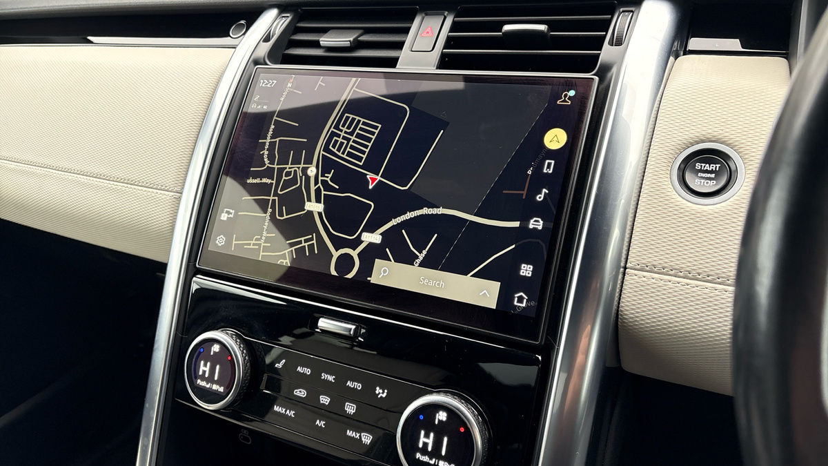 Land Rover Discovery Image 17