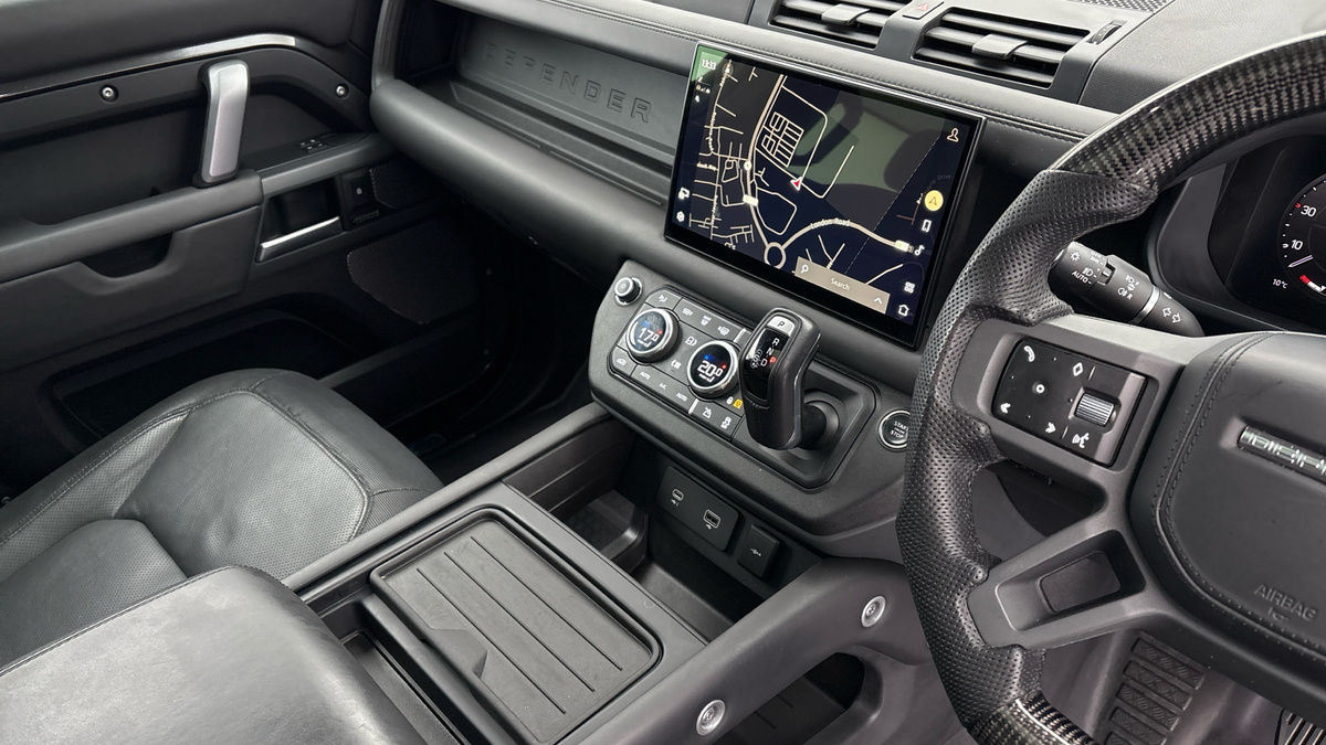 Land Rover Defender 110 Urban Image 41