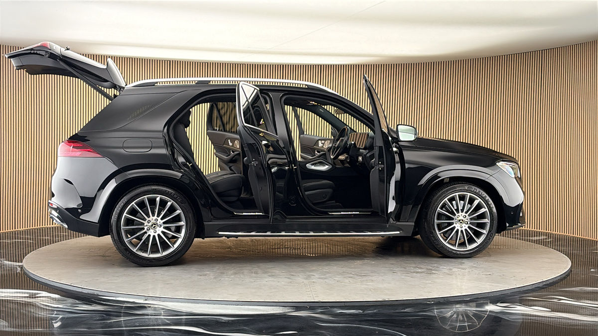 More views of Mercedes-Benz GLE
