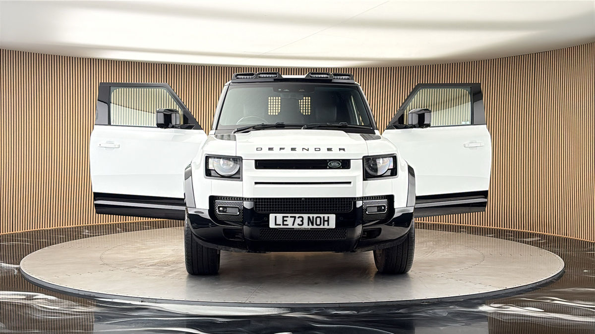More views of Land Rover Defender 90