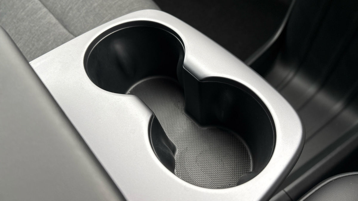 Tesla Model Y Image 27