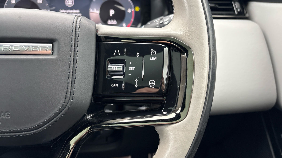 Land Rover Range Rover Velar Image 14