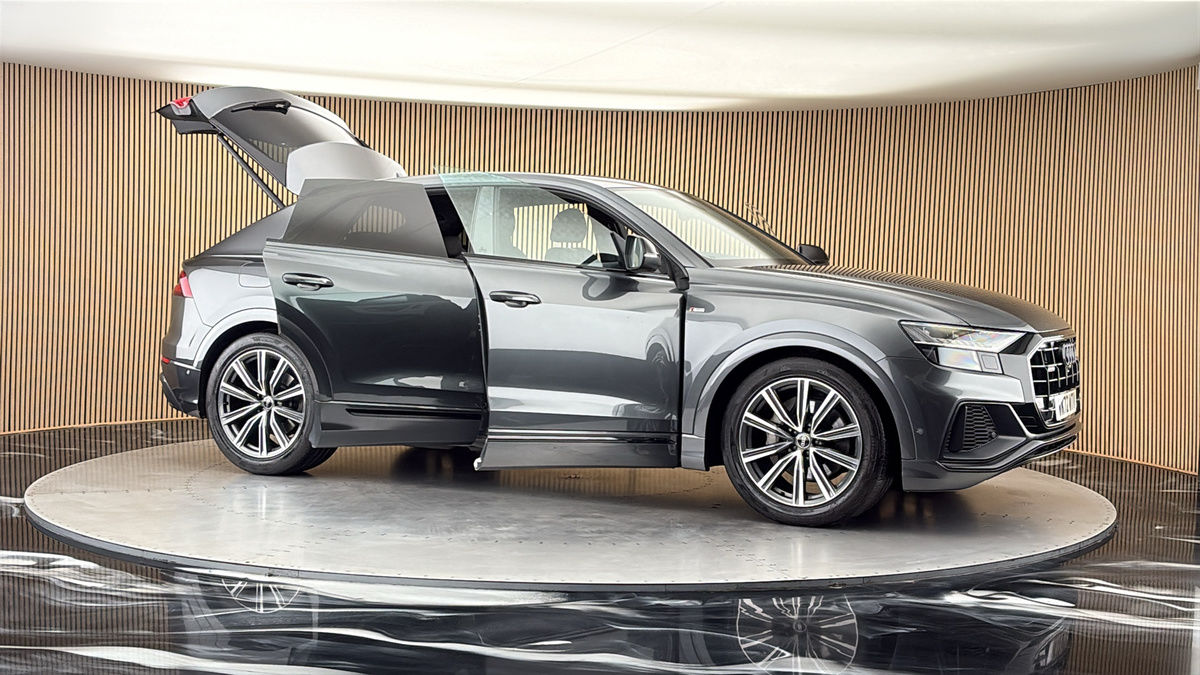 More views of Audi Q8