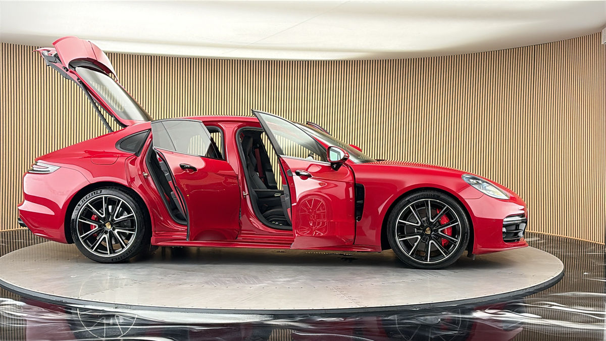 More views of Porsche Panamera