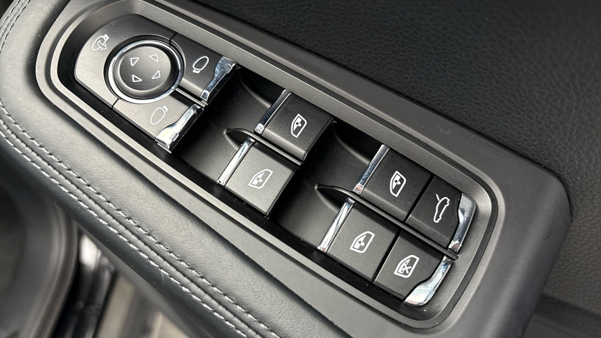 Porsche Macan Image 26