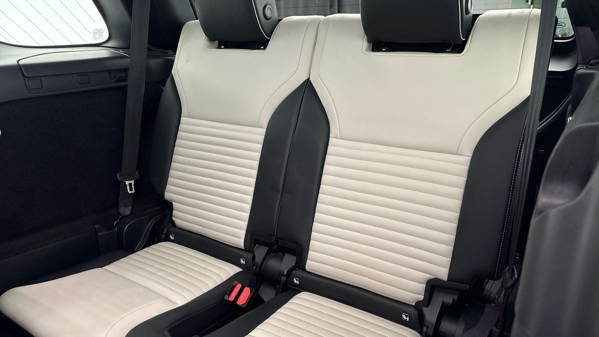 Land Rover Discovery Image 26