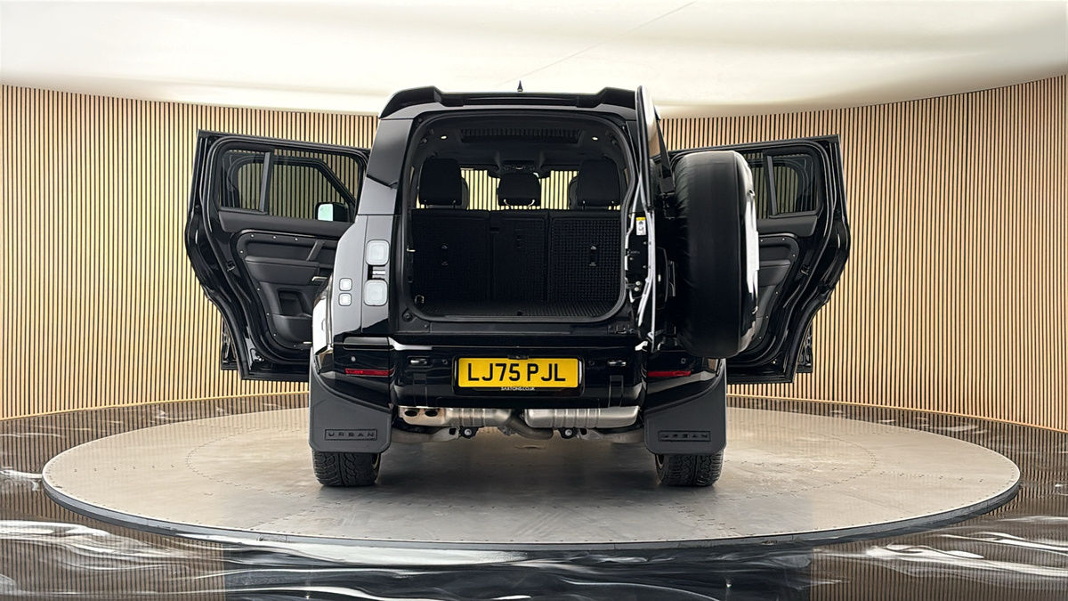 More views of Land Rover Defender 110