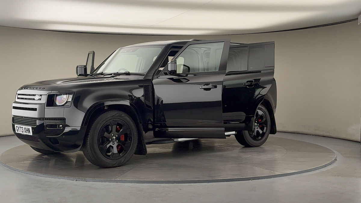 Land Rover Defender 110 Image 22