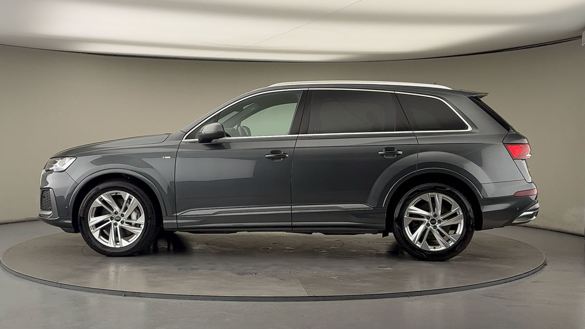 More views of Audi Q7