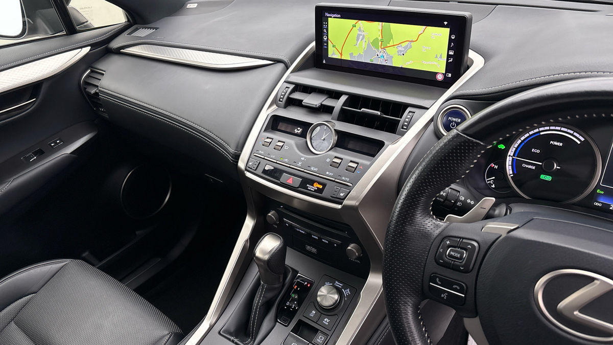 Lexus NX Image 18