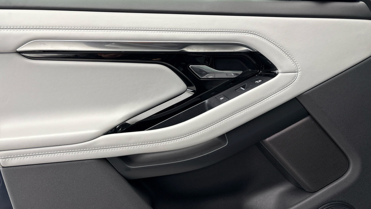 Land Rover Range Rover Evoque Image 19