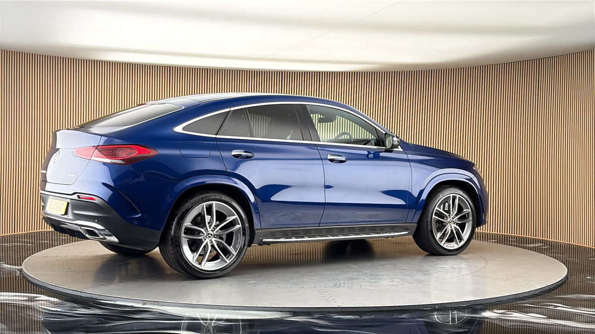 More views of Mercedes-Benz GLE