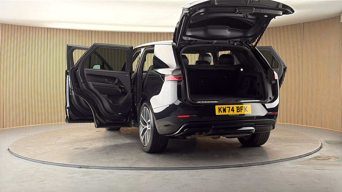More views of Land Rover Range Rover Sport