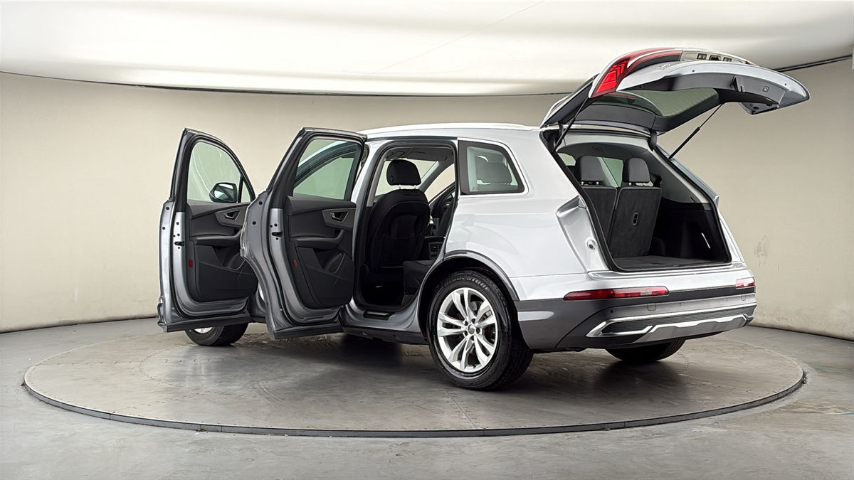 More views of Audi Q7