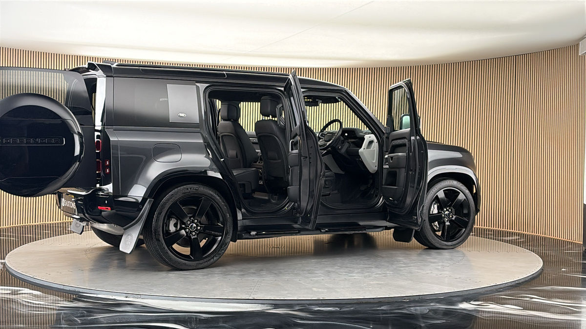 More views of Land Rover Defender 110