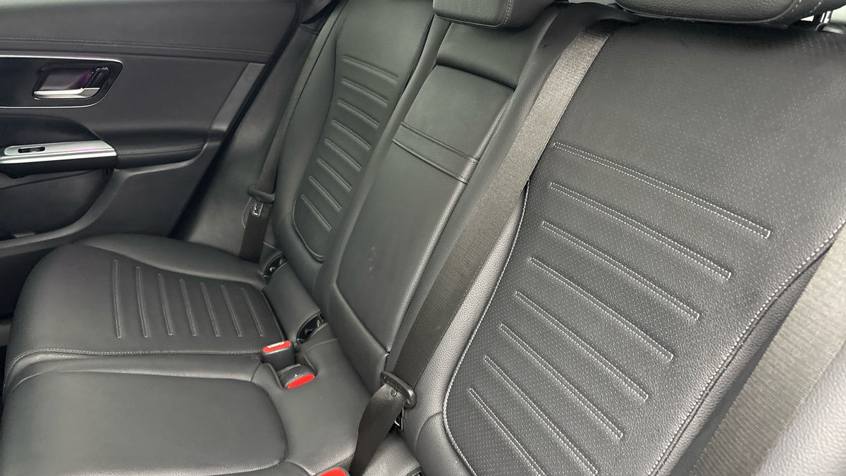 Mercedes-Benz GLC Image 8