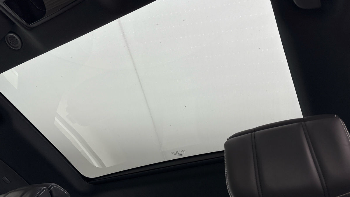 Land Rover Discovery Image 6