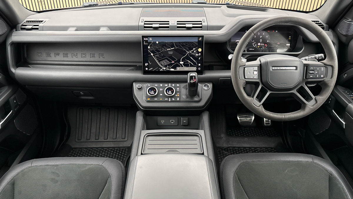 Land Rover Defender 110 Image 12