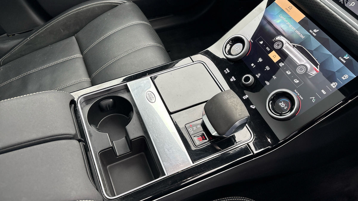 Land Rover Range Rover Velar Image 18