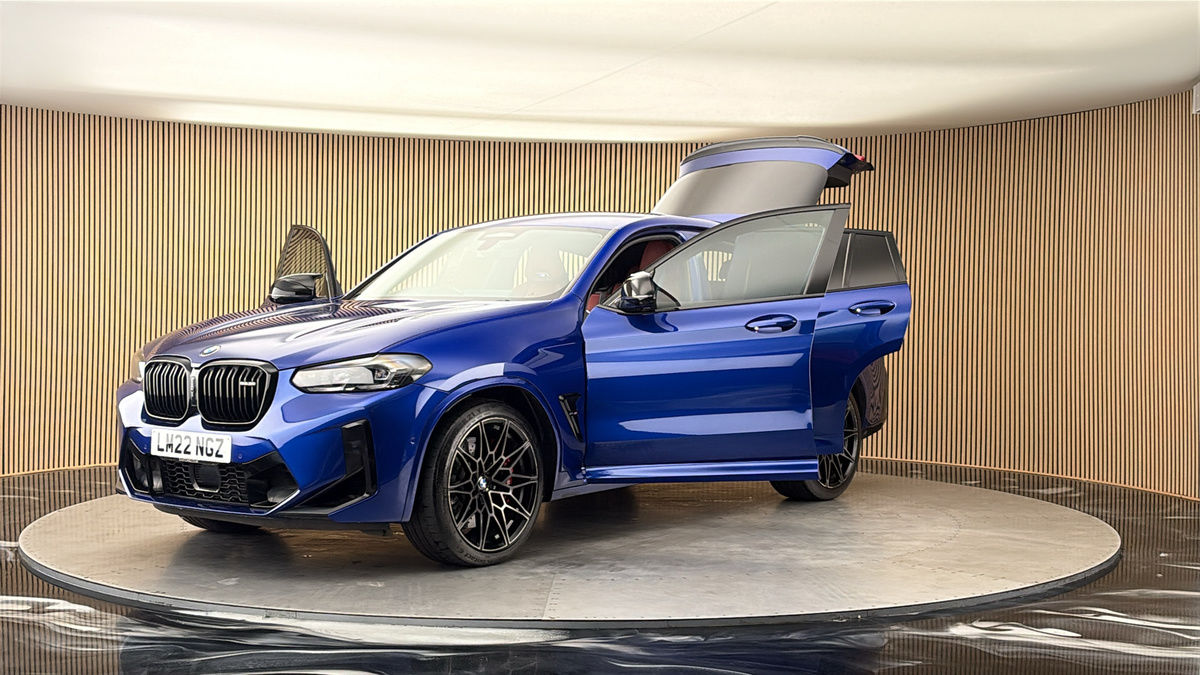 More views of BMW X4 M