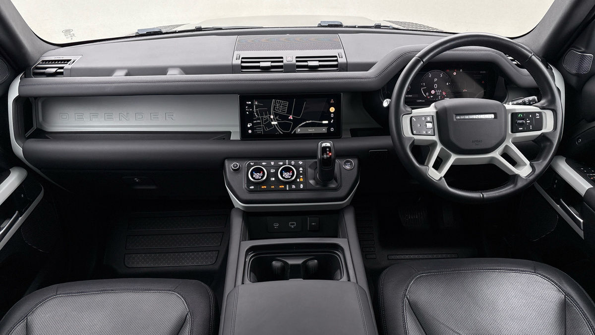Land Rover Defender 110 Image 12