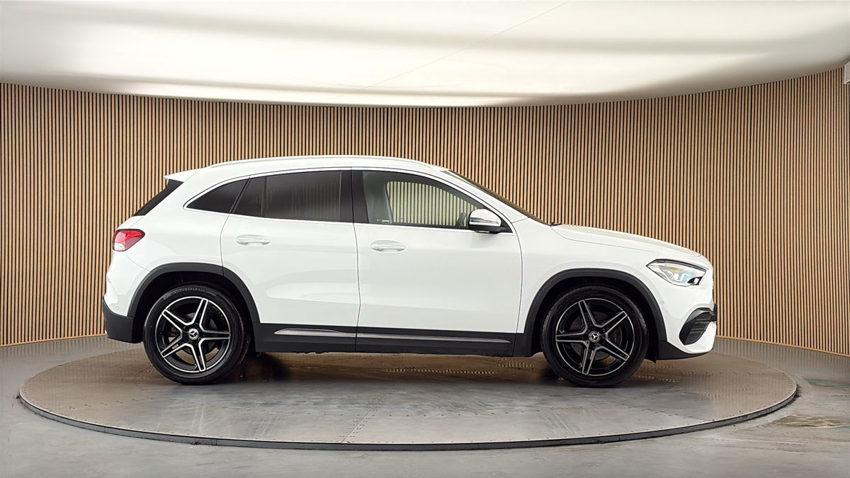More views of Mercedes-Benz GLA